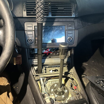 Skrytá hydraulická ručná brzda pre BMW E46 od ODESA