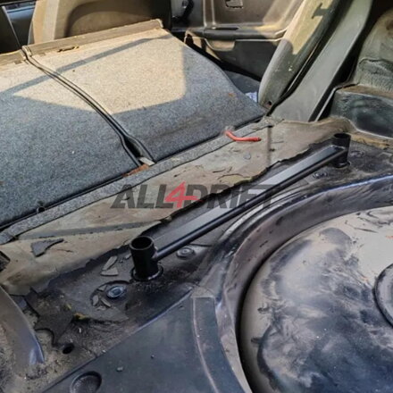 Rozperná tyč BMW E36 – spodná, zadná