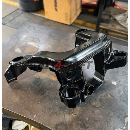 Vystužená nápravnica a pozdĺžne ramená BMW E36 + silentbloky 