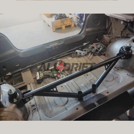 Zadná rozperná tyč BMW E36 Compact XBRACE